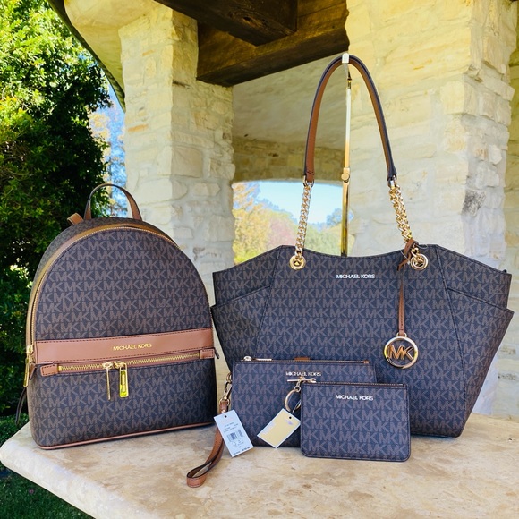 Michael Kors - Picture 1 of 13